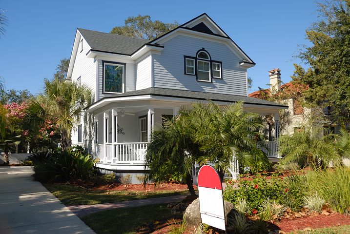 restored-home-2416189__480 restored-home-2416189__480